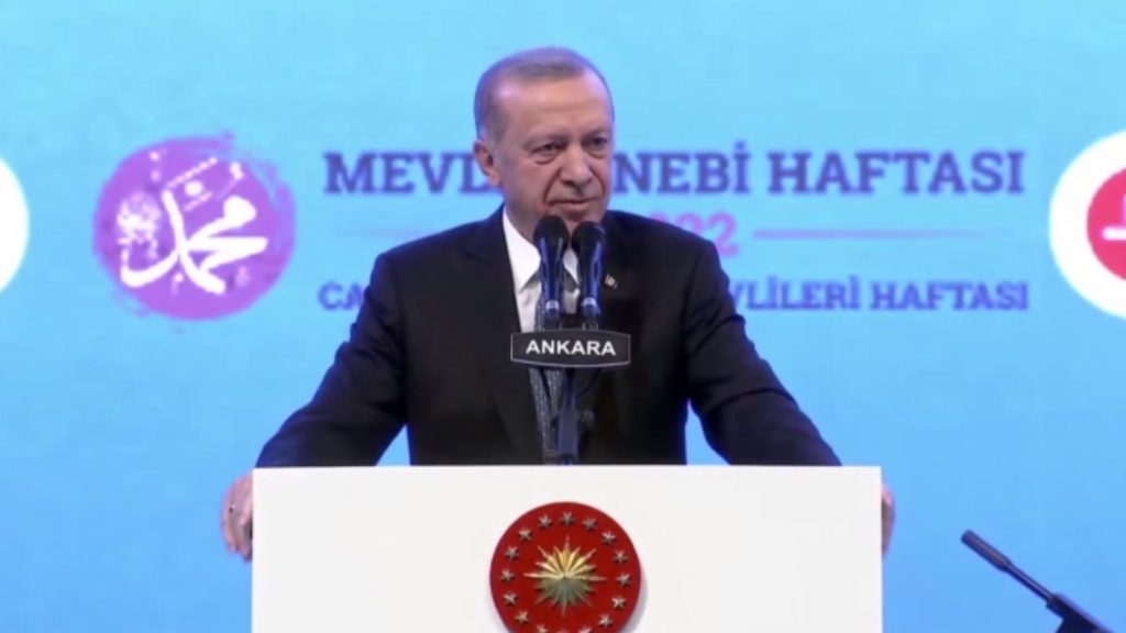 Πολεμική ρητορική Ερντογάν στο «παρά πέντε» της Συνόδου της Πράγας