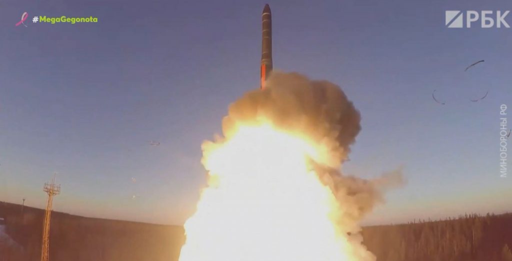 Μπάιντεν: «Ο Πούτιν δε θα κάνει πυρηνικό πόλεμο – Ρισκάρει πυρηνικό ατύχημα»