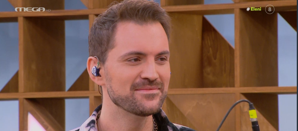 Νικόλας Ραπτάκης: Ανέβασε το κέφι στα ύψη – Στην παρέα της «Ελένης»