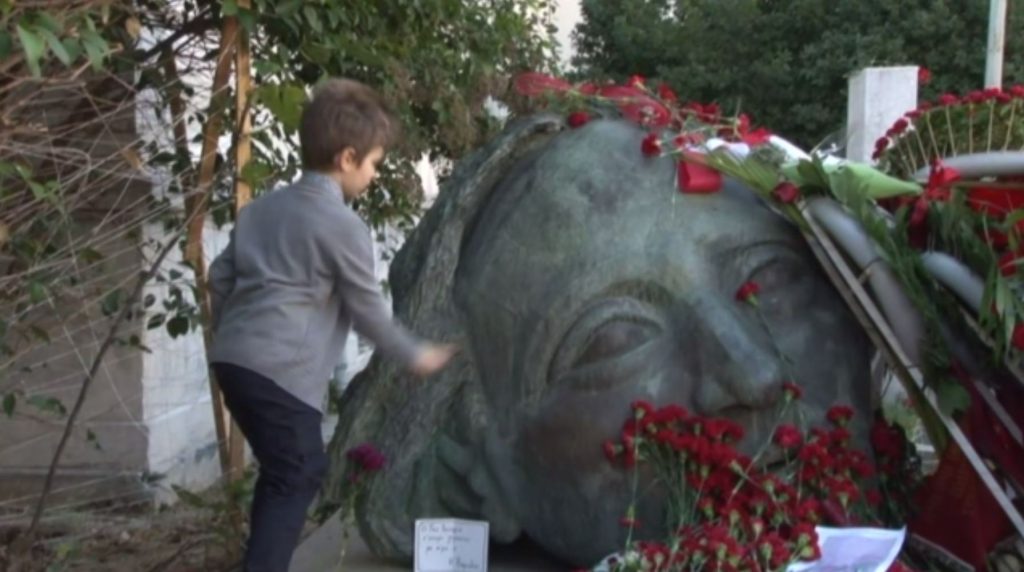 Φόρος τιμής στους νεκρούς της εξέγερσης του Πολυτεχνείου