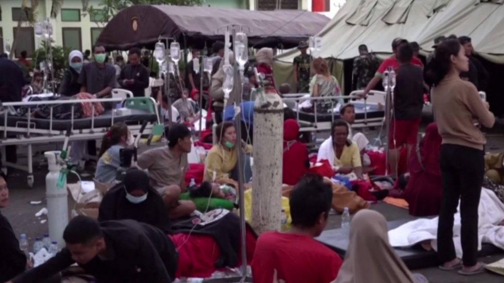 Ινδονησία: Εκατοντάδες νεκροί από τον ισχυρό σεισμό στην Ιάβα