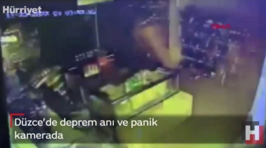Τουρκία: Βίντεο ντοκουμέντο από τη στιγμή του σεισμού – Στους 68 οι τραυματίες