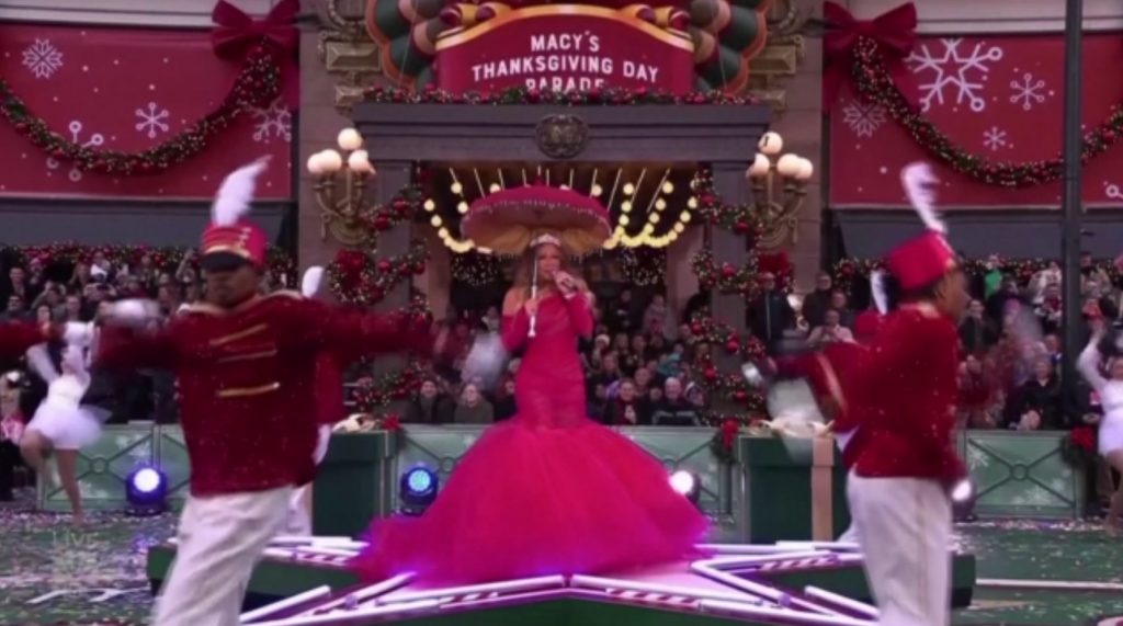 Νέα Υόρκη: Με Μαράια Κάρεϊ η φαντασμαγορική χριστουγεννιάτικη παρέλαση