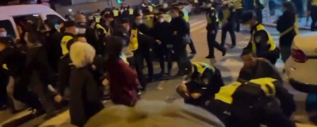 Κίνα: Γιγαντώνονται οι διαδηλώσεις στην Κίνα κατά των μέτρων για τον κορωνοϊο