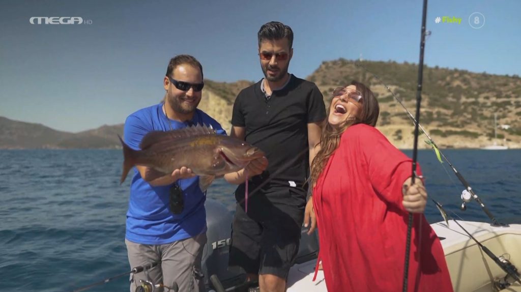 «Fishy»: Ο Γιάννης Τσιμιτσέλης και η Κατερίνα Ζαρίφη ταξιδεύουν στην Αίγινα