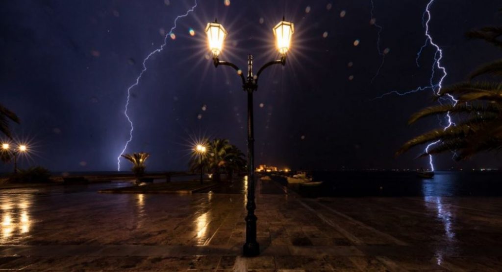 Κακοκαιρία «Eva»: Τι πρέπει να κάνουμε σε περίπτωση που βρεθούμε σε δυσμενείς συνθήκες