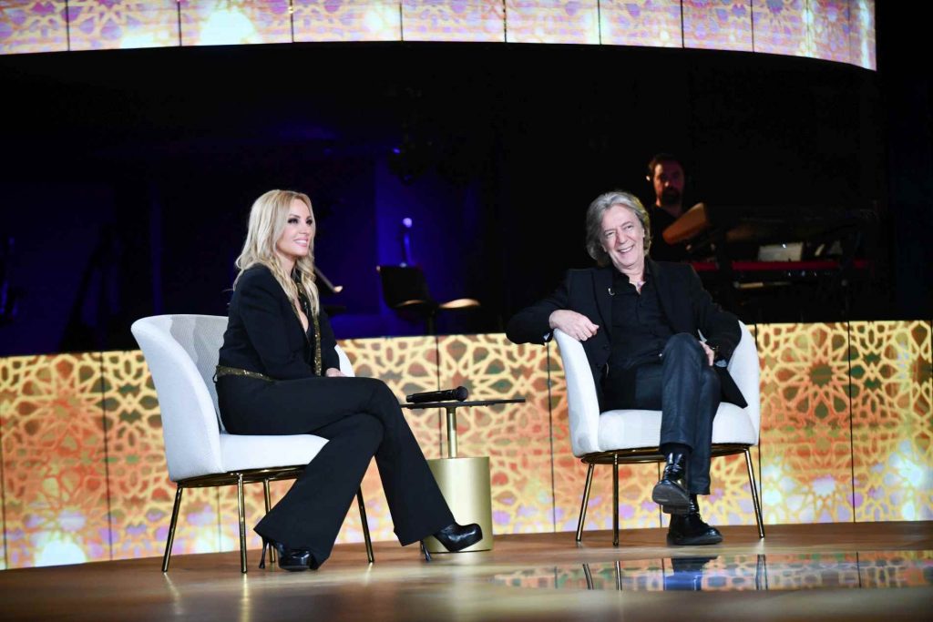 Μεγάλες επιτυχίες του Κώστα Τουρνά από την φωνή της Πέγκυς Ζήνα