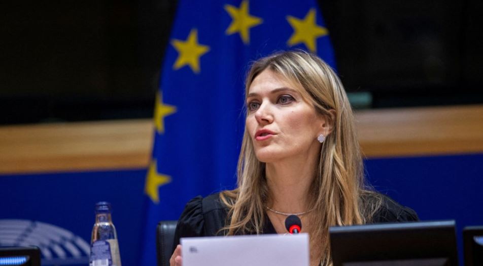 Εύα Καϊλή: «Φύλλο και φτερό» το γραφείο της στο Ευρωκοινοβούλιο