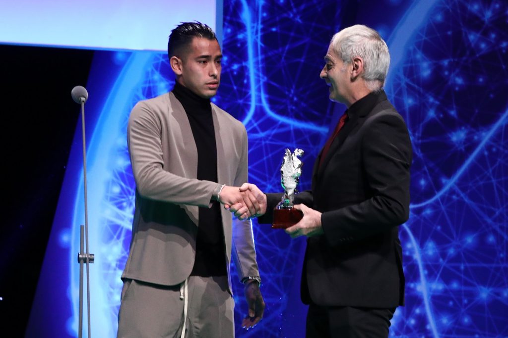 Βραβεία ΠΣΑΠ: Ο Σέρχιο Αραούχο παρέλαβε το βραβείο Fair Play από τους γονείς του αδικοχαμένου Άλκη Καμπανού