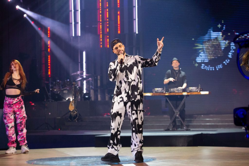 Εμφάνιση-έκπληξη από τον FY στο Σπίτι με το MEGA