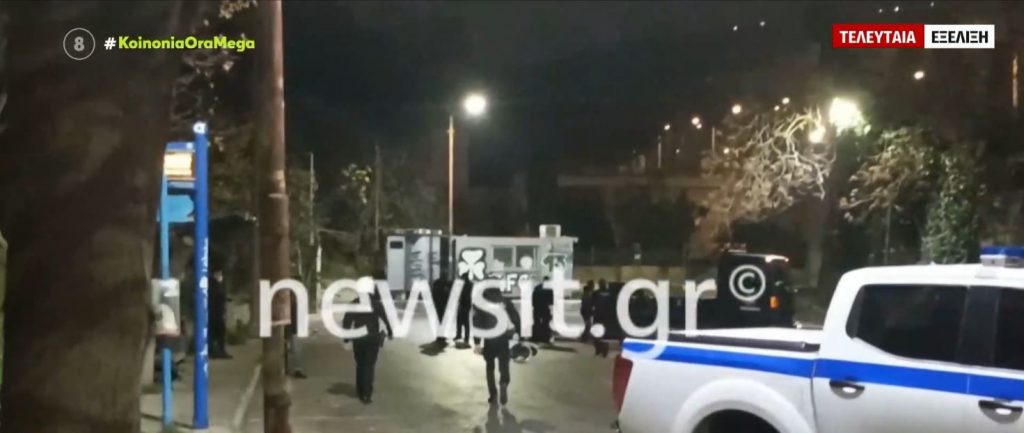 Ζωγράφου: Δολοφονική ενέδρα σε αστυνομικούς – Τους «έλουσαν» με μολότοφ