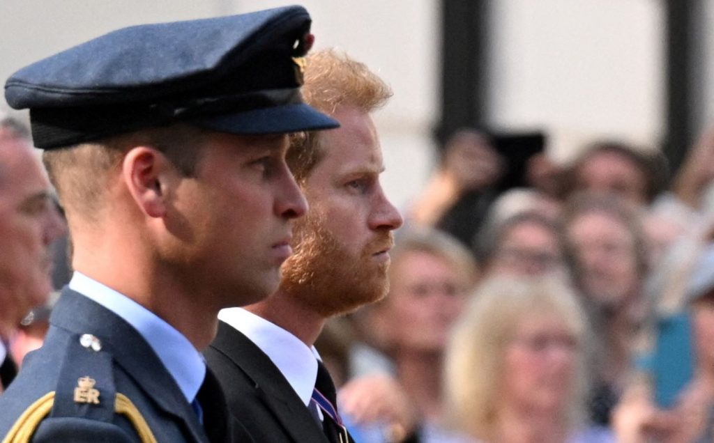 Από τα παιδικά τους χρόνια ο ανταγωνισμός μεταξύ Χάρι και Γουίλιαμ – Πρώην μπάτλερ της βασιλικής οικογένειας αποκαλύπτει