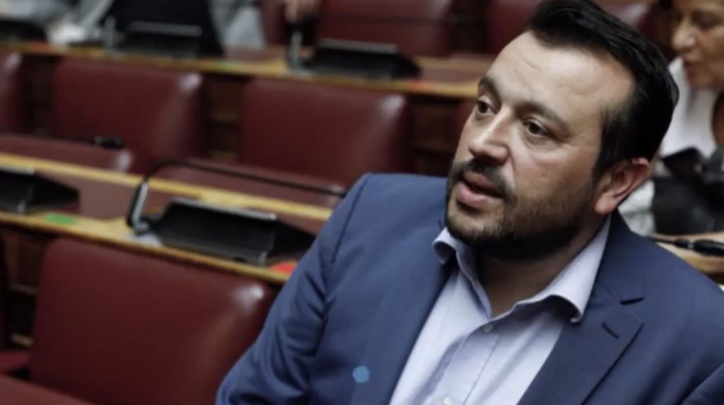 Ανεβαίνουν οι πολιτικοί τόνοι στη «σκιά» της κατάθεσης της πρώην γραμματέως του Καλογρίτσα