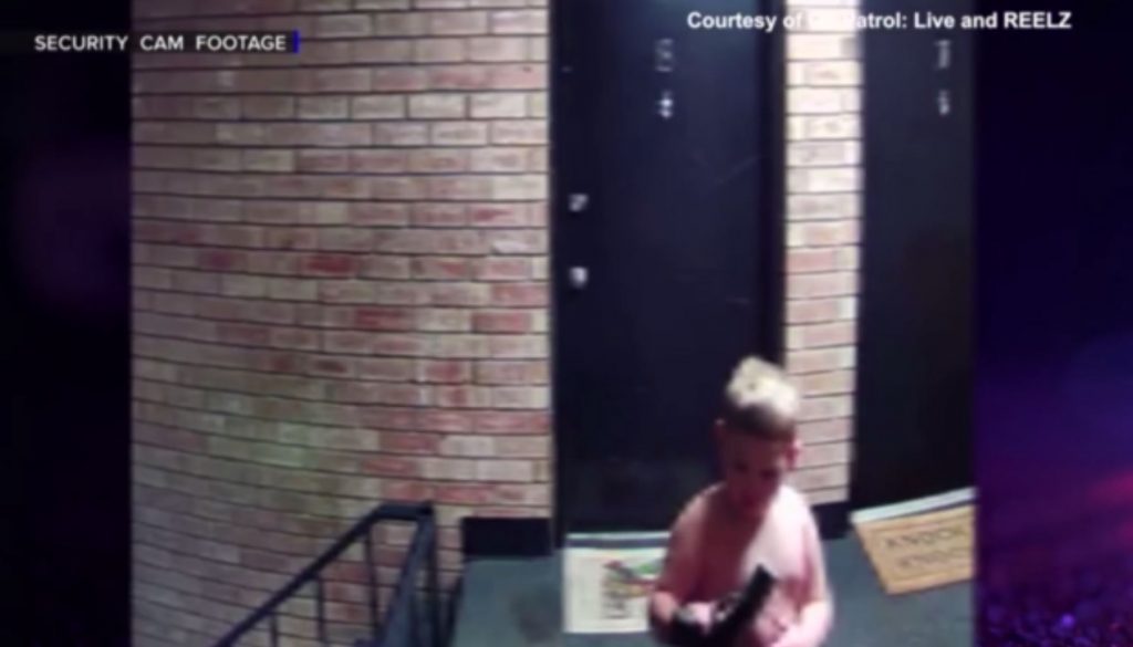 Αμερική: Σοκ με βίντεο που δείχνει νήπιο να παίζει με όπλο