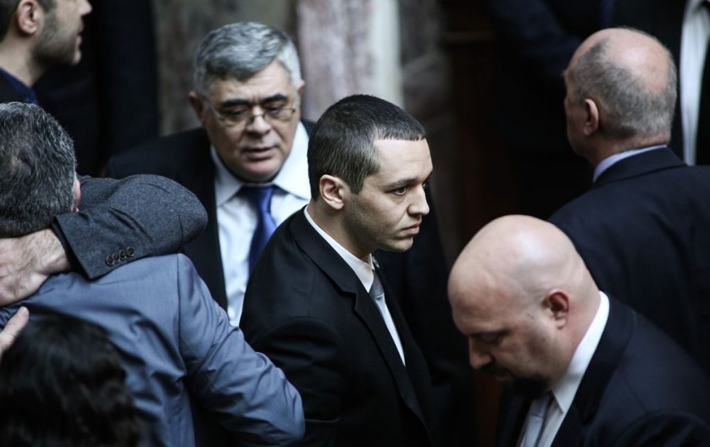 Τροπολογία για «μπλόκο» από τη Βουλή στις εγκληματικές οργανώσεις θα καταθέσει η κυβέρνηση