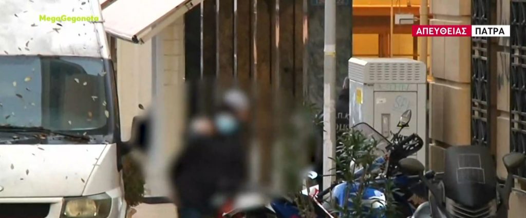 Πάτρα: Απολογούνται οι 6 άνδρες που κατηγορούνται για ληστείες, κατοχή ναρκωτικών και όπλων
