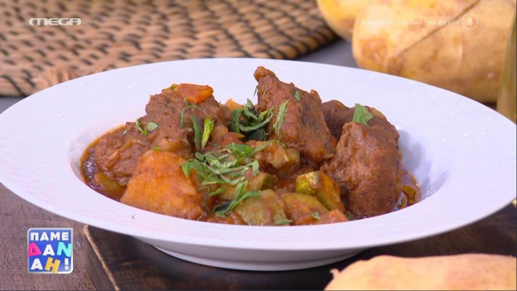 Ο Τίμος Ζαχαράτος μάς ετοιμάζει μοσχάρι με κολοκύθια