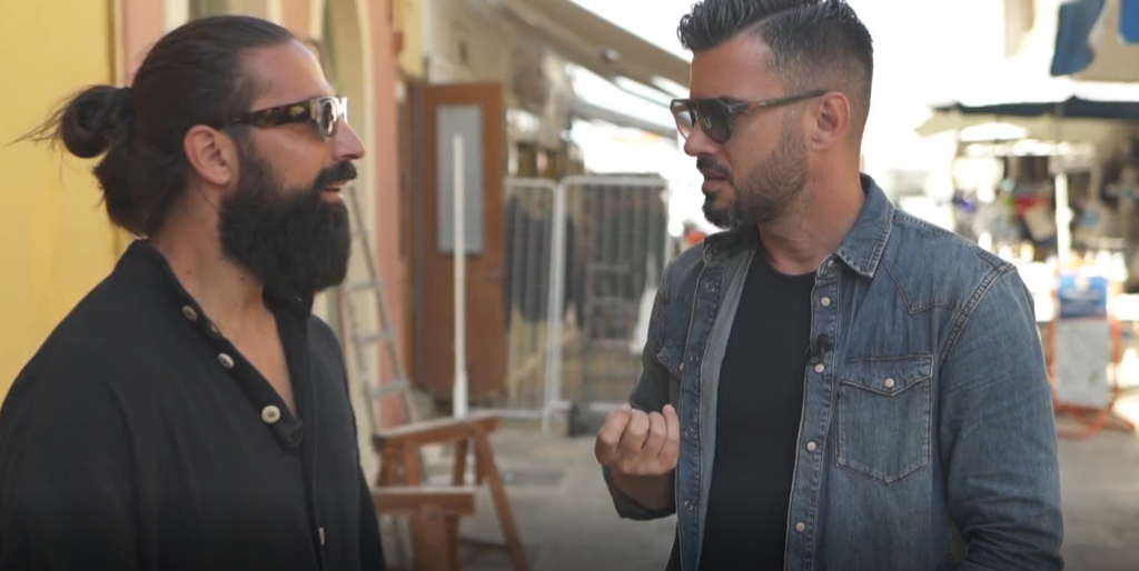 «Fishy»: Περιήγηση στο νησί της Σύμης με τον Μιχάλη Σεΐτη