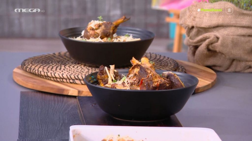 Ο Τίμος Ζαχαράτος μάς ετοιμάζει παραδοσιακή κερκυραϊκή παστιτσάδα