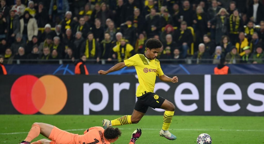 Ισχνό προβάδισμα για Ντοόρτμουντ – Πετούν για τους «8» οι αετοί της Λισαβόνας