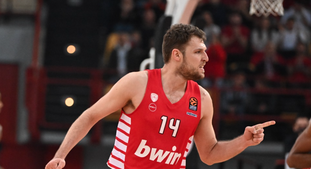 Πρώτος και… υπερηχητικός ο Ολυμπιακός στο Βερολίνο