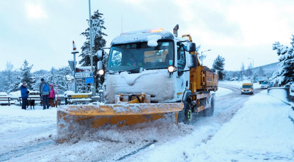 Εύβοια: Πούλμαν με 40 επιβάτες εγκλωβίστηκε στο καταφύγιο Δίρφυος