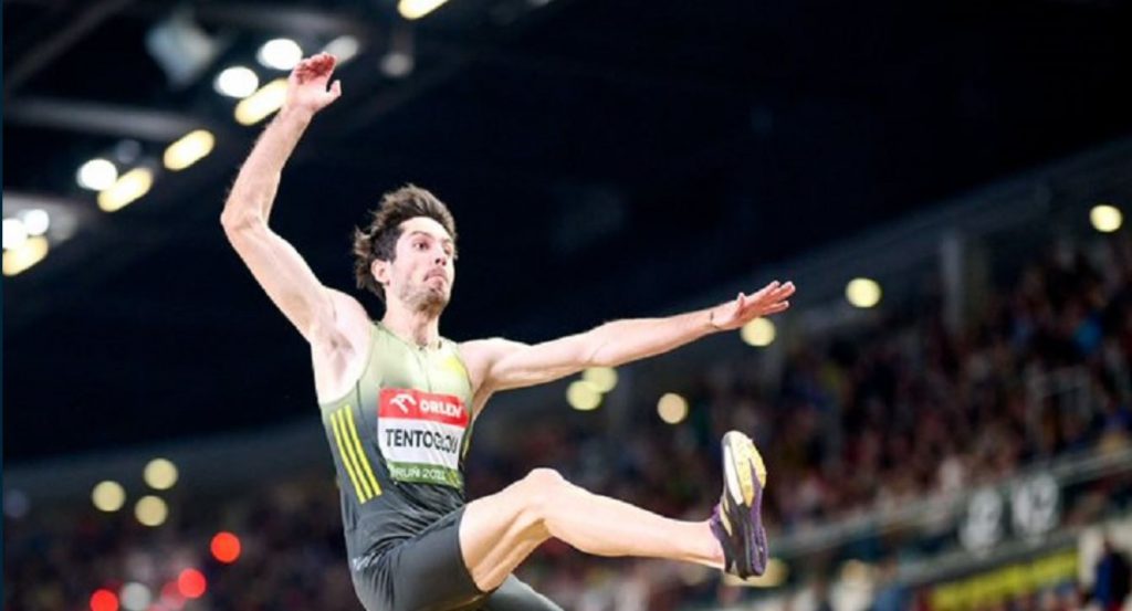 Live από το MEGA αύριο στις 18:25 οι νέες «πτήσεις» του Μίλτου Τεντόγλου