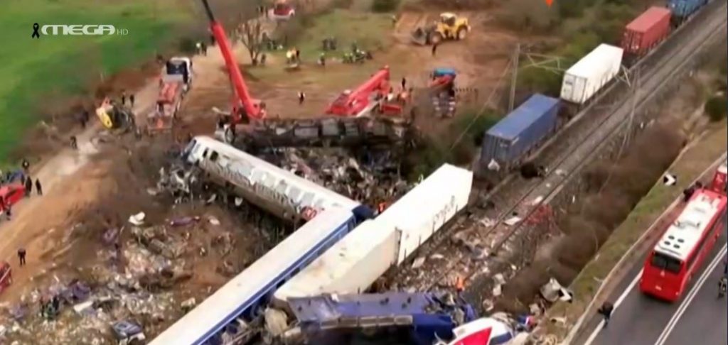 Τέμπη: Μετωπική σύγκρουση δύο τρένων – Το χρονικό της εθνικής τραγωδίας