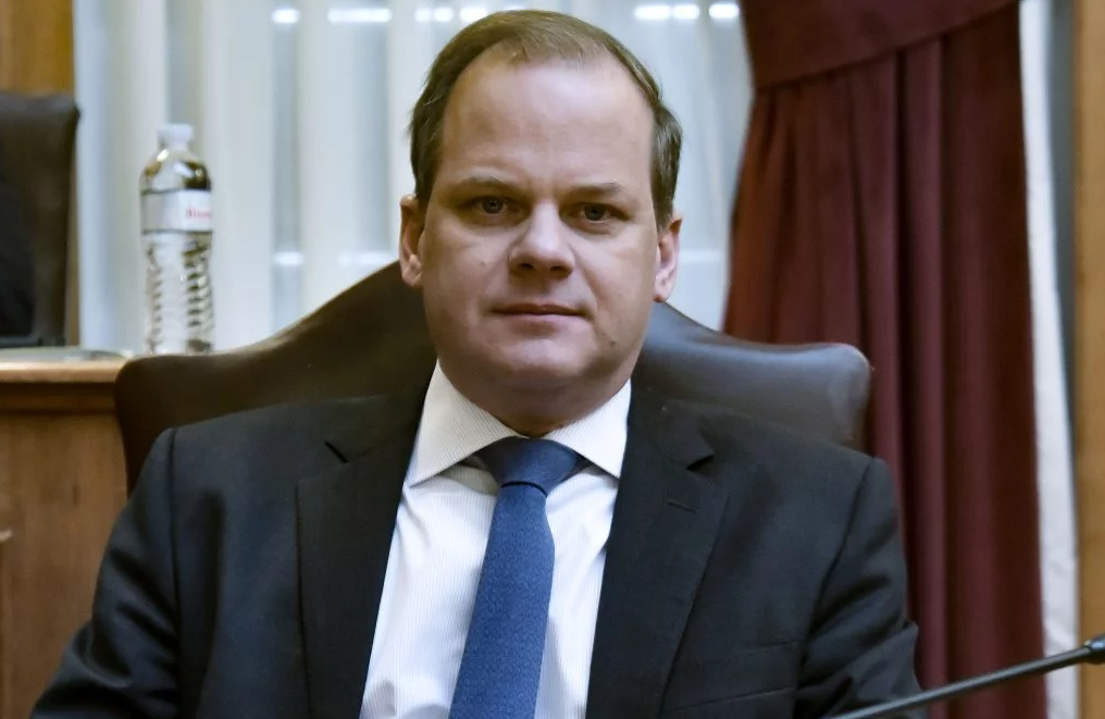 Σε βαρύ κλίμα η αλλαγή ηγεσίας στο υπουργείο Μεταφορών