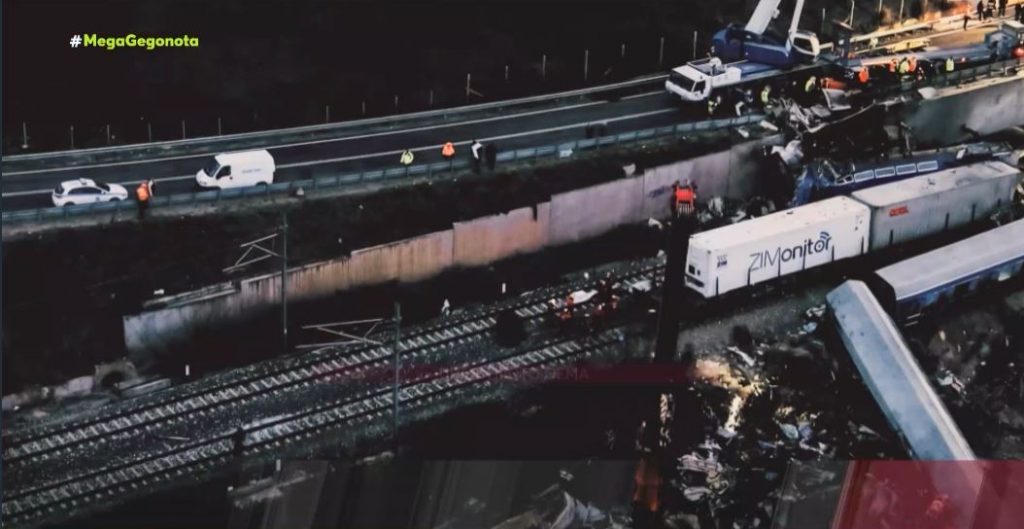 Τραγωδία στα Τέμπη: Η απόλυτη σύγχυση στο σταθμαρχείο Λάρισας το μοιραίο βράδυ της σύγκρουσης