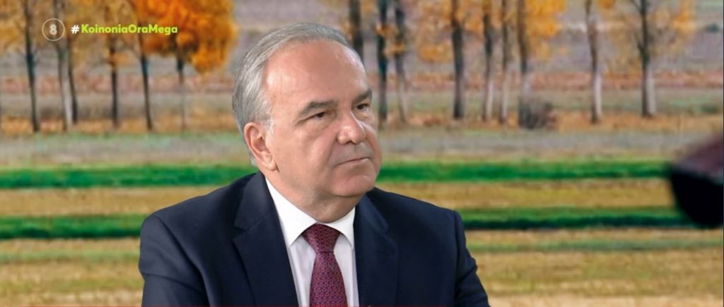 Νίκος Παπαθανάσης: «Στα 4,98 ευρώ ο ξαλμυρισμένος μπακαλιάρος» – Τι είπε για το «καλάθι του Πάσχα & του νονού»