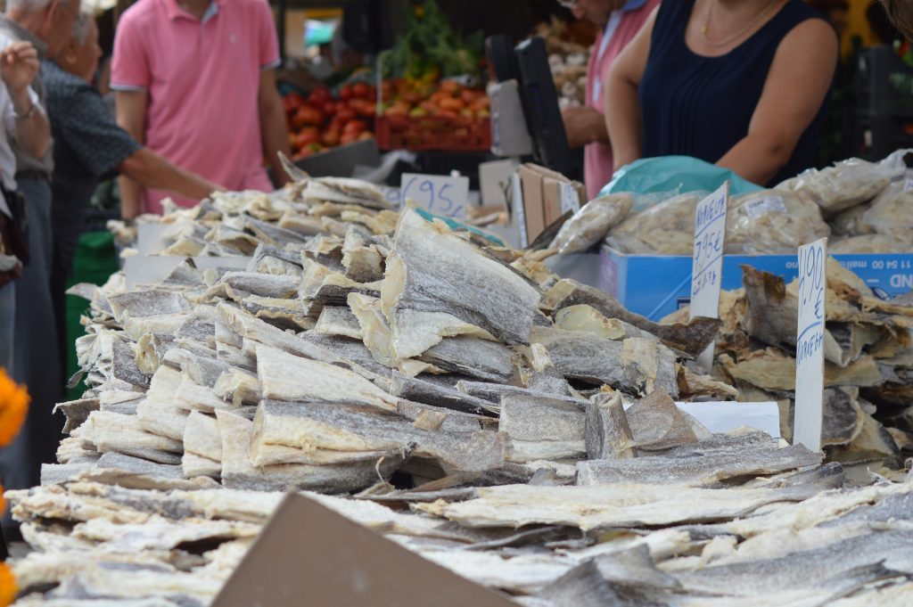 Απλησίαστος» ο μπακαλιάρος για την 25η Μαρτίου – Πόσο θα κοστίσει | MEGA TV