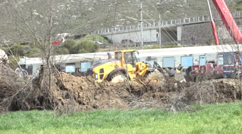 Τέμπη: Συνεχίζονται οι έρευνες –  Ερωτήματα για τις φιάλες υγραερίου στο τρένο