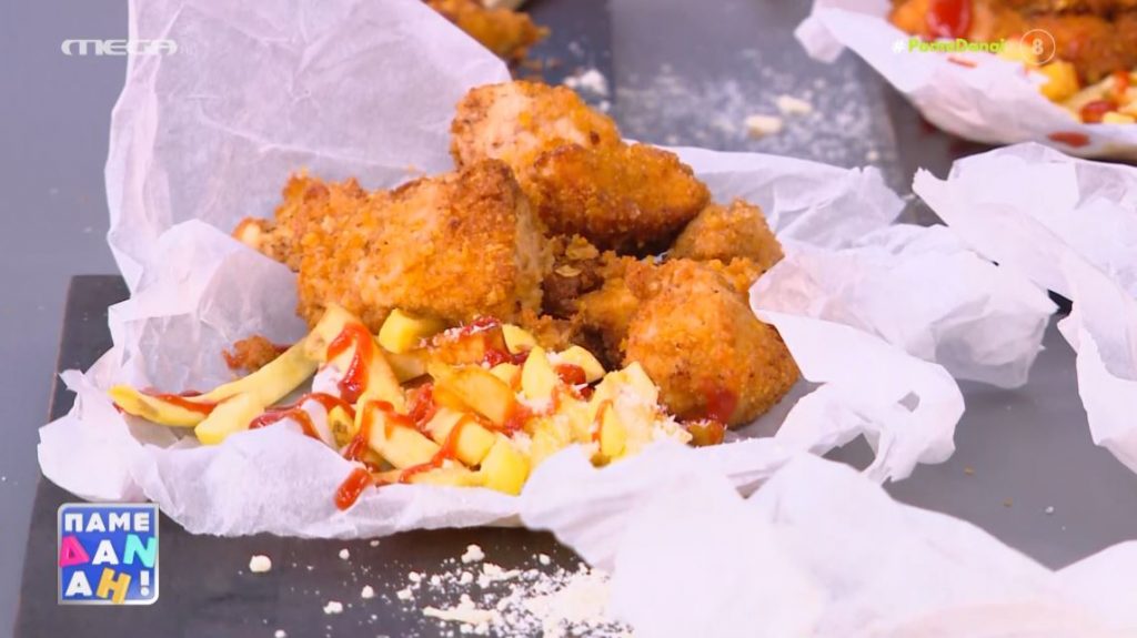 Ο Τίμος Ζαχαράτος ετοιμάζει σπιτικές κοτομπουκιές