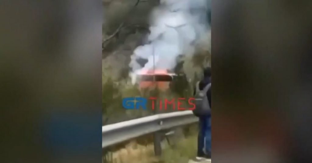 Μέτσοβο: Σοκαριστικό βίντεο από φωτιά σε λεωφορείο – Μετέφερε μαθητές από Θεσσαλονίκη