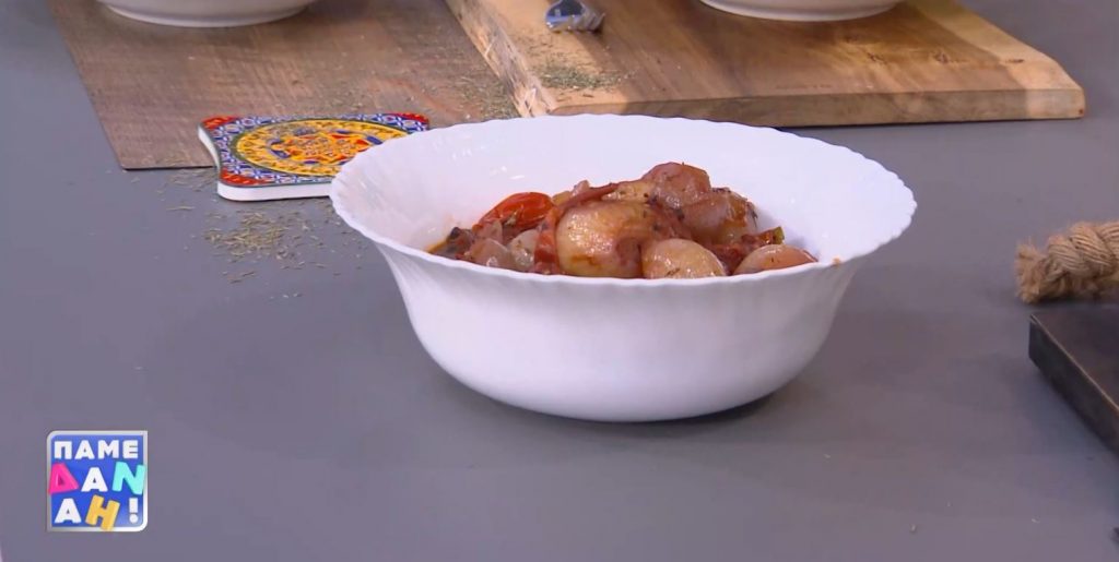 Ο Τίμος Ζαχαράτος μάς ετοιμάζει χταπόδι στιφάδο