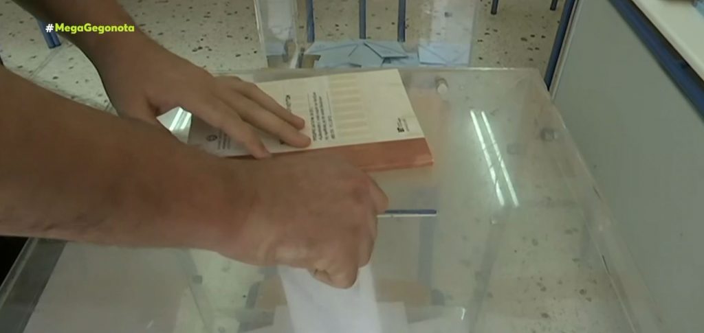 «Φουντώνει» η πολιτική κόντρα λίγο πριν τις κάλπες – Στα χαρακώματα Μητσοτάκης – Τσίπρας