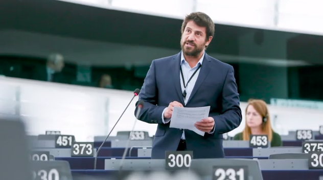 Αλέξης Γεωργούλης: Πολιτική θύελλα από τις αποκαλύψεις για την υπόθεση κακοποίησης