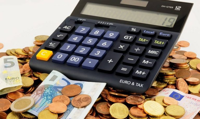 Ρύθμιση οφειλών σε Eφορία: Έρχεται νομοθετική ρύθμιση για μείωση του επιτοκίου