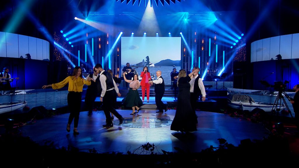 Νησιώτικο γλέντι στο Σπίτι με το MEGA με την Στέλλα Κονιτοπούλου