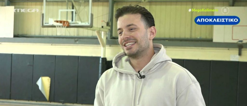 Βαγγέλης Κακουριώτης: «Θα μπορούσα να κάνω σχέση με θαυμάστρια, δεν έχει τύχει»