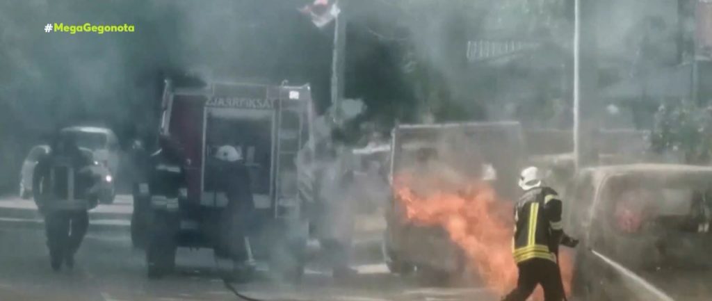 Κόσοβο: Πεδίο μάχης η πόλη Ζβέτσαν – Οι διαδηλωτές επιτέθηκαν και στις δυνάμεις του ΝΑΤΟ