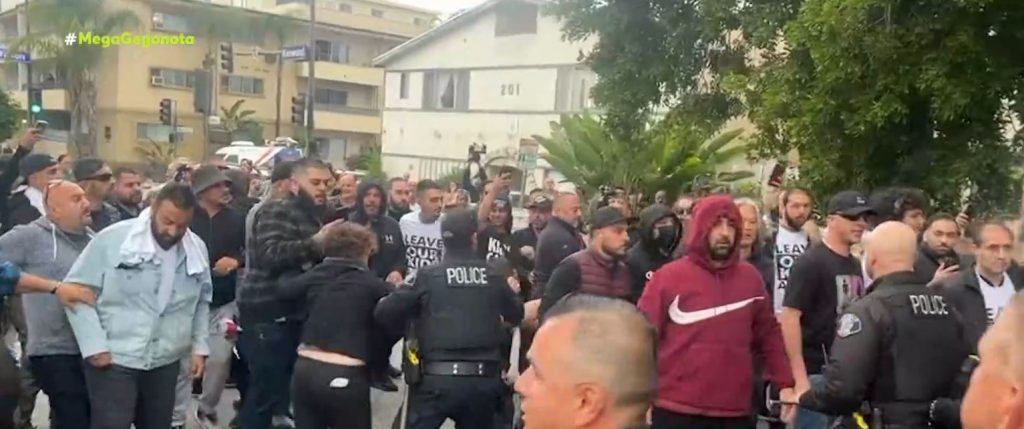 ΗΠΑ: Άγριο ξύλο ανάμεσα σε γονείς και εκπροσώπους της ΛΟΑΤΚΙ κοινότητας έξω από δημοτικό σχολείο