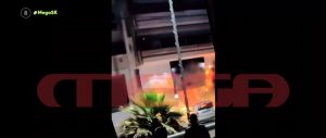 Άλιμος: Φωτιά σε ισόγειο κατάστημα – Αποκλειστικό ντοκουμέντο από την στιγμή του εμπρησμού