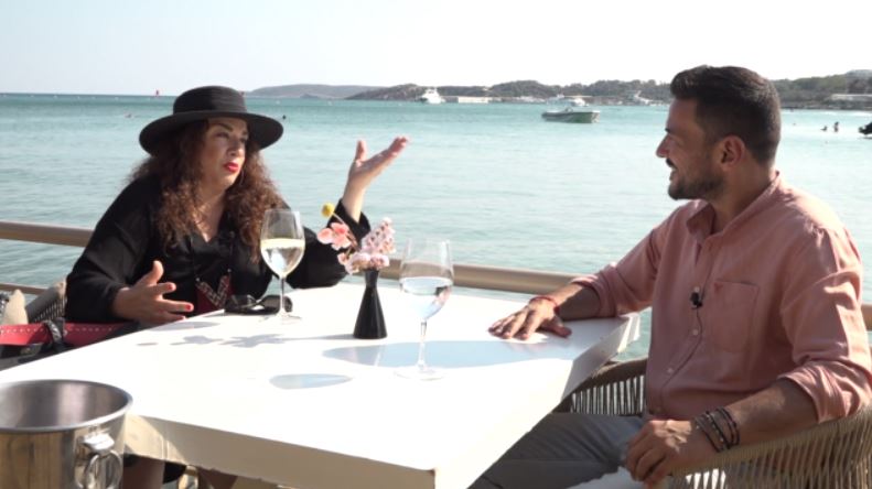 Τερέζα: Χρειάστηκε να βάλω όρια σε μία γνωστή στιχουργό που «εκδηλώθηκε παραπάνω από ότι έπρεπε»