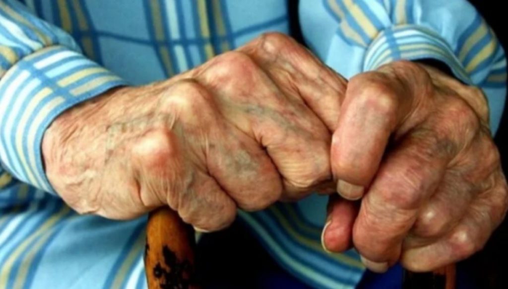 Σουφλί: Ληστές εισέβαλαν σε σπίτι 70χρονης, τη φίμωσαν, την έκλεψαν και… έφαγαν ό,τι βρήκαν