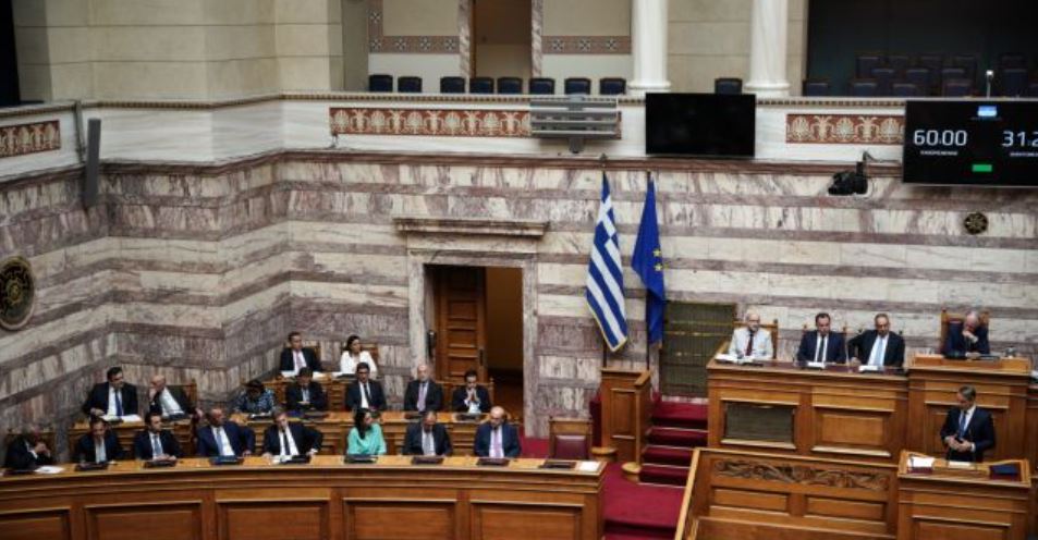 Βουλή: Οικονομία, υγεία, παιδεία & καθημερινότητα στο… πεδίο της μάχης