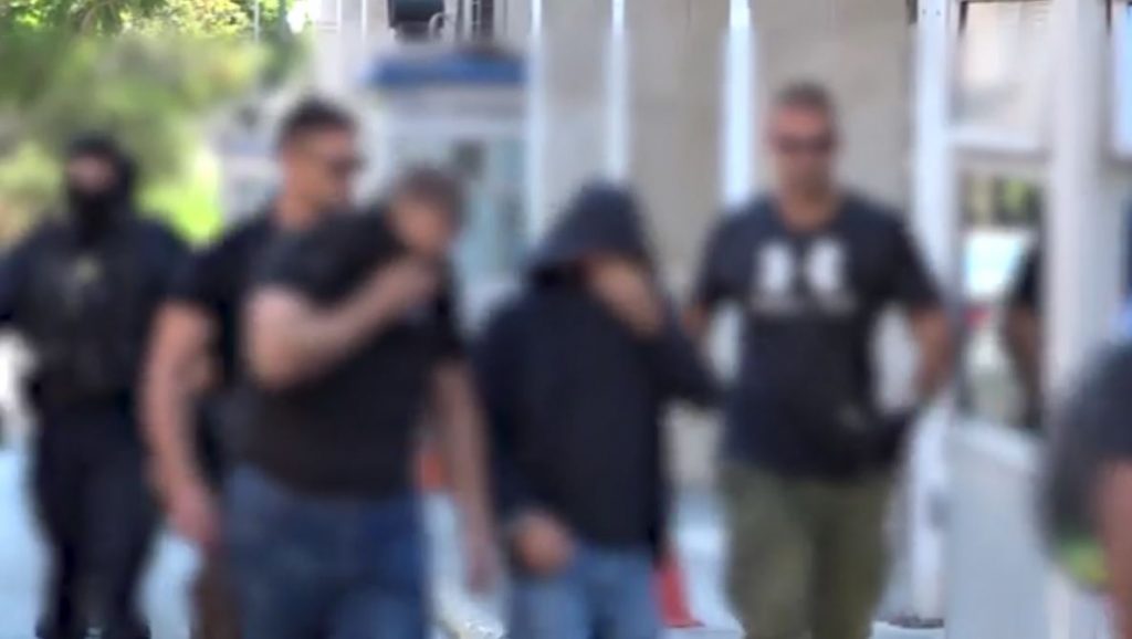 Δολοφονία στη Νέα Φιλαδέλφεια: 70 προφυλακίσεις χούλιγκανς – Προφυλακίστηκαν και οι 40 που απολογήθηκαν σήμερα