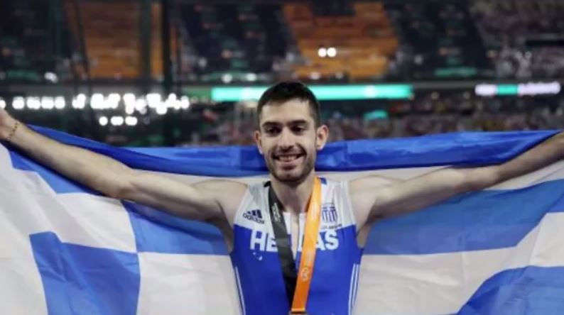 Μίλτος Τεντόγλου: Συγχωριανοί, συγγενείς και φίλοι πανηγύρισαν την απονομή του χρυσού μεταλλίου