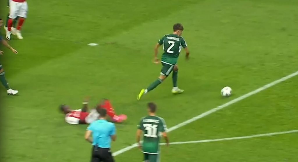 Μπράγκα – ΠΑΟ: Ο Τσβάιερ πήρε πίσω το πέναλτι υπέρ της Μπράγκα, μετά από εξέταση της φάσης στο VAR